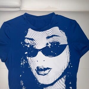 SHEIN Blue Graphic Crop Top